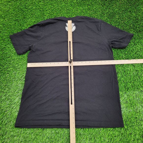 The-Living-World-Of-Verum-Wiki Shirt Large 22x29 Black - Picture 5 of 12